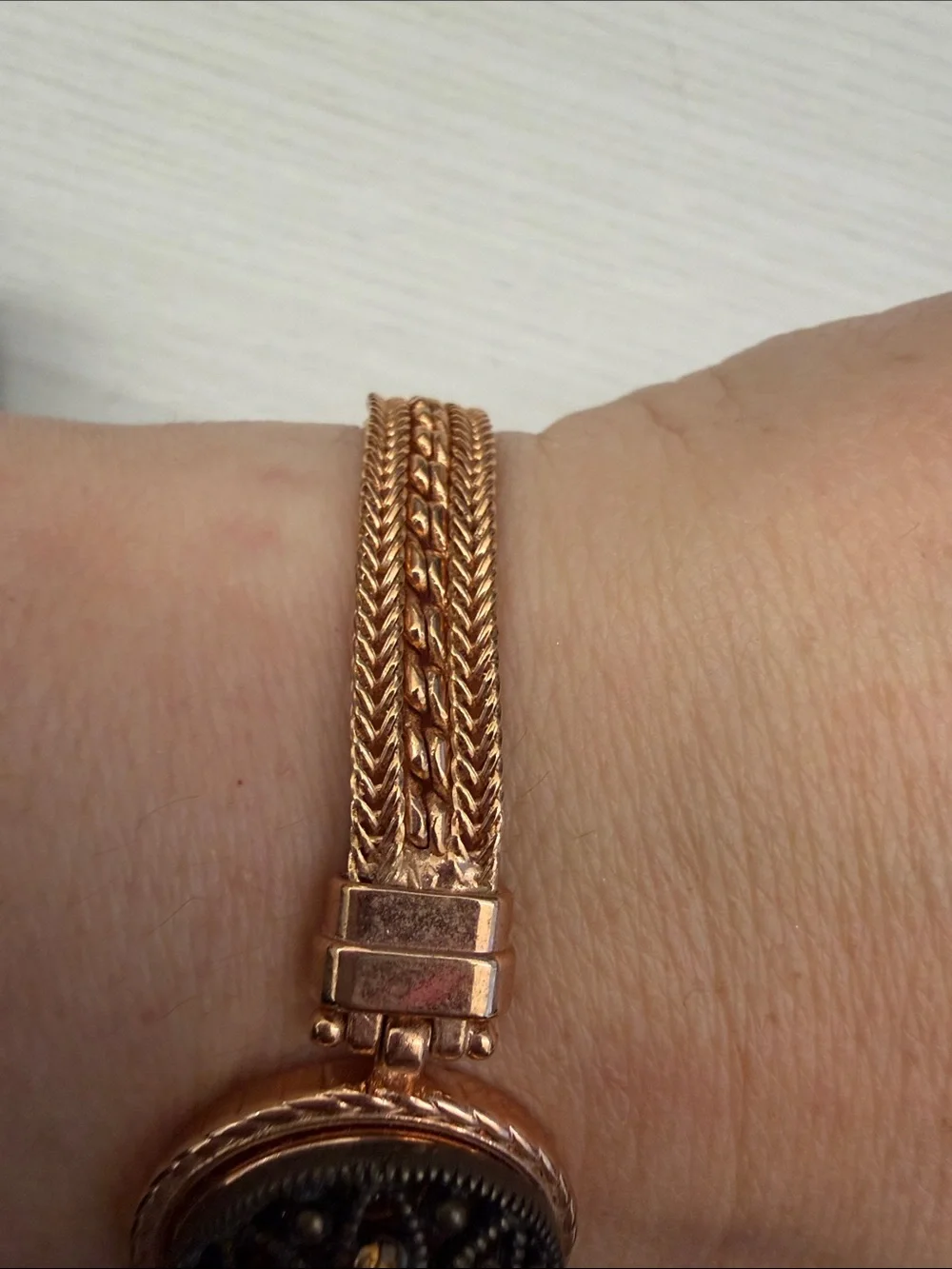 Vintage-Inspired Round Medallion Bracelet in Rose Gold with Amber Crystals